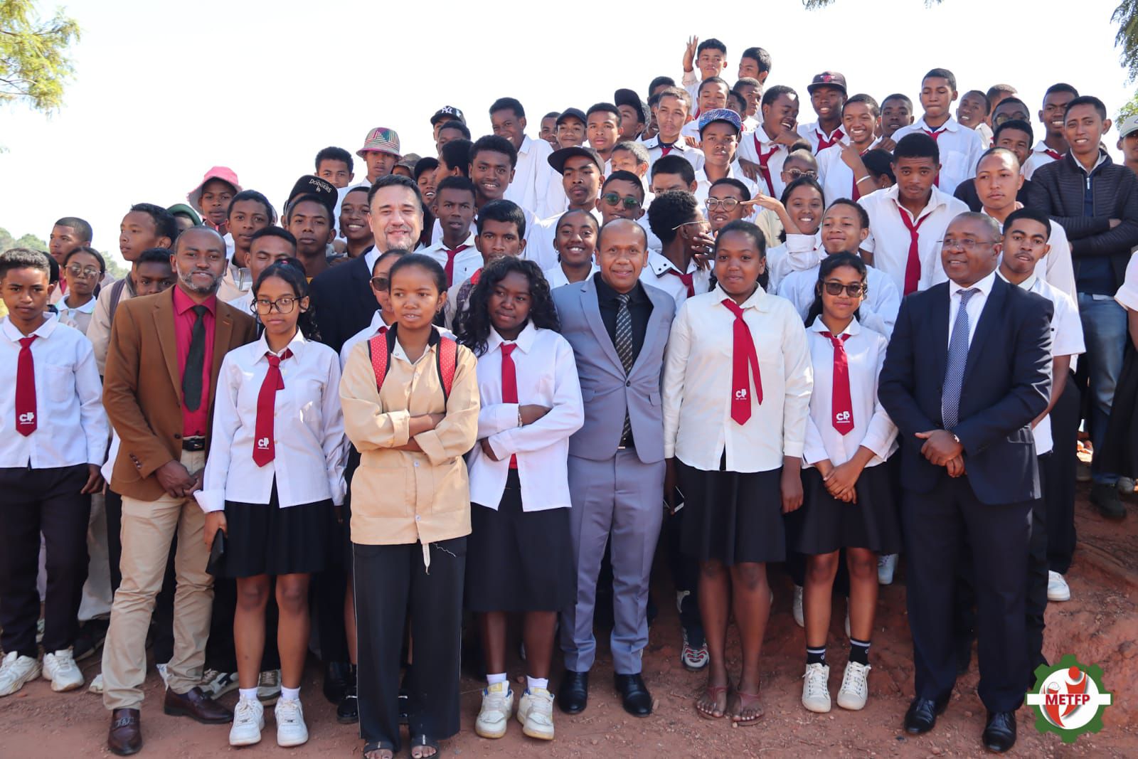 𝗙𝗮𝗻𝗼𝗺𝗯𝗼𝗵𝗮𝗻𝗮 𝗼𝗳𝗶𝘀𝗶𝗮𝗹𝘆 𝗻𝘆 𝘁𝗲𝘁𝗶𝗸𝗮𝘀𝗮 𝗗-𝗖𝗟𝗜𝗖 𝗵𝗼 𝗮𝗻’𝗻𝘆 𝘁𝗮𝗻𝗼𝗿𝗮 𝗺𝗶𝗶𝘀𝗮 𝗮𝗿𝗶𝘃𝗼